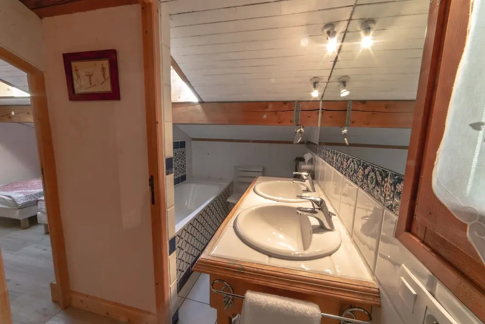 Individual Chalet, Near the Center & 200m from the Slopes
