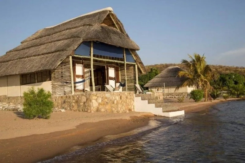 Lake Shore Lodge