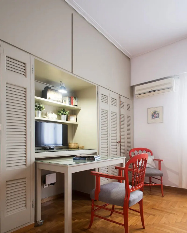 Urban Oasis homm Studio on Syntagma