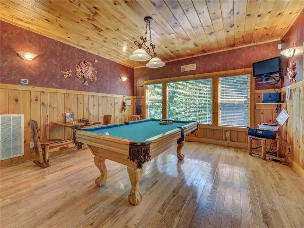 Riversound Romance 2 Bedroom Home with Hot Tub