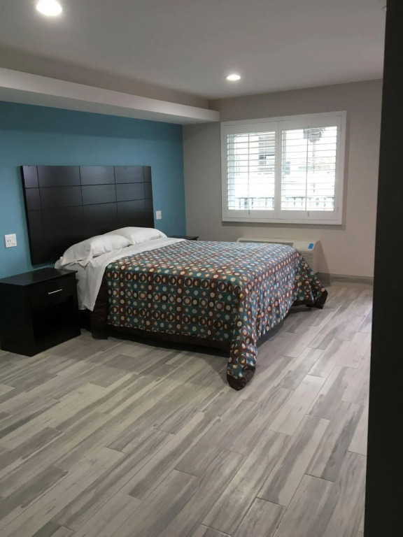 Clover motel