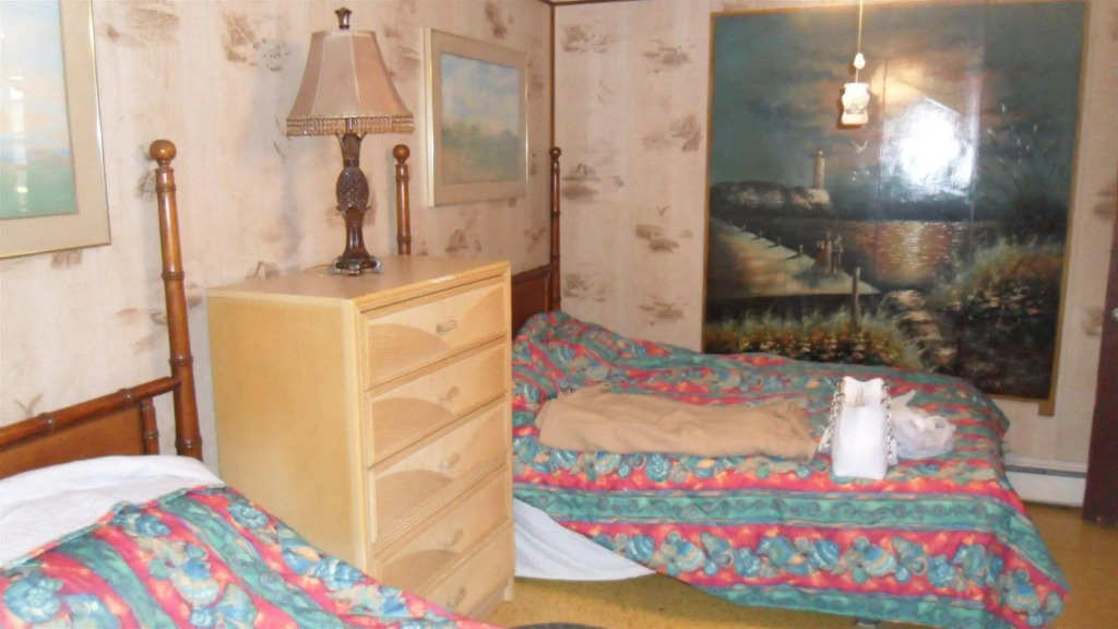 Lazy Hours Motel