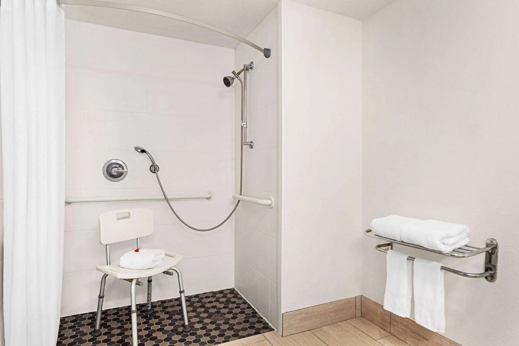 Ramada by Wyndham San Antonio Near SeaWorld - Lackland AFB