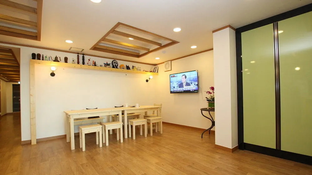 Gyeongju Bee House