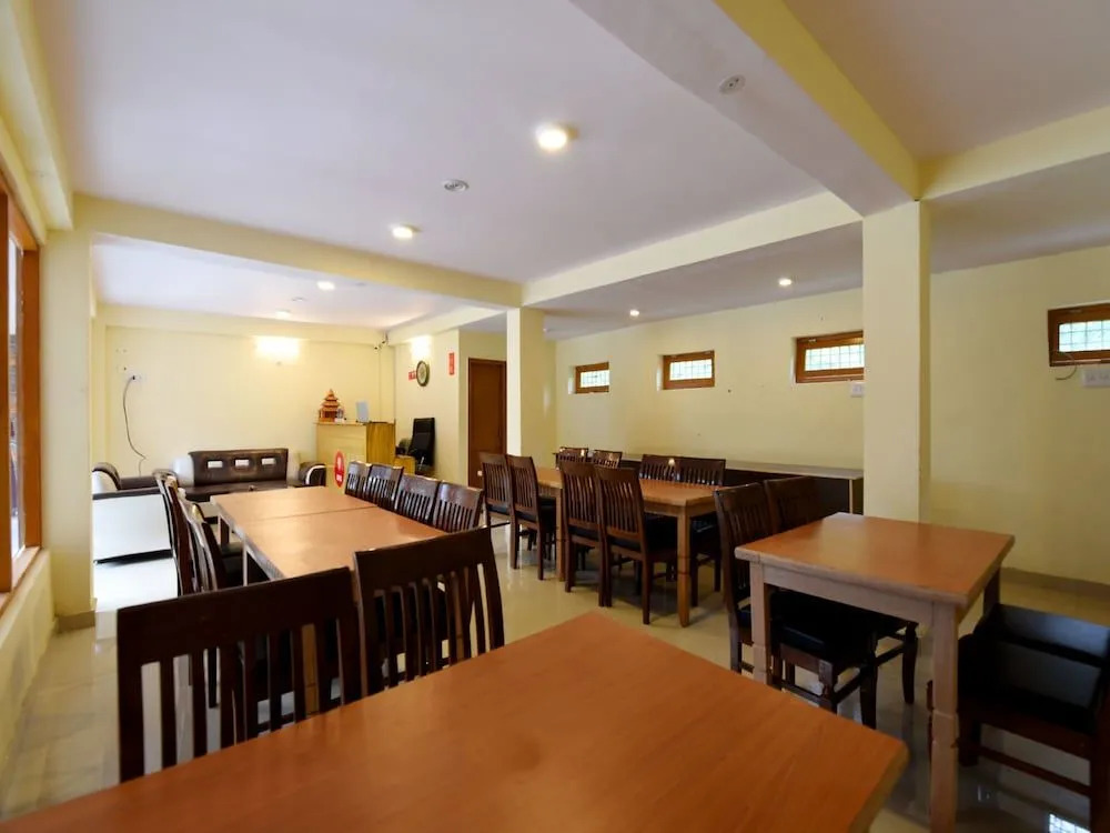OYO 15216 North Villa