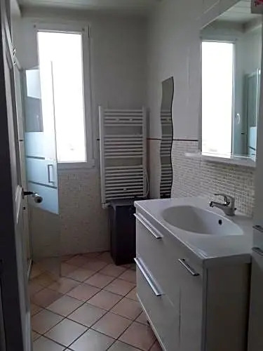 Chambre double chez lhabitant proche du circuit
