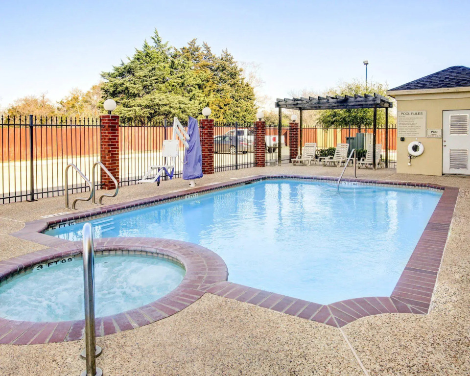 Comfort Suites Texas Ave