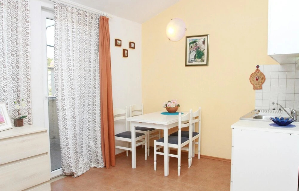 Studio in Okrug Gornji, With Enclosed Garden and Wifi - 60 m From the