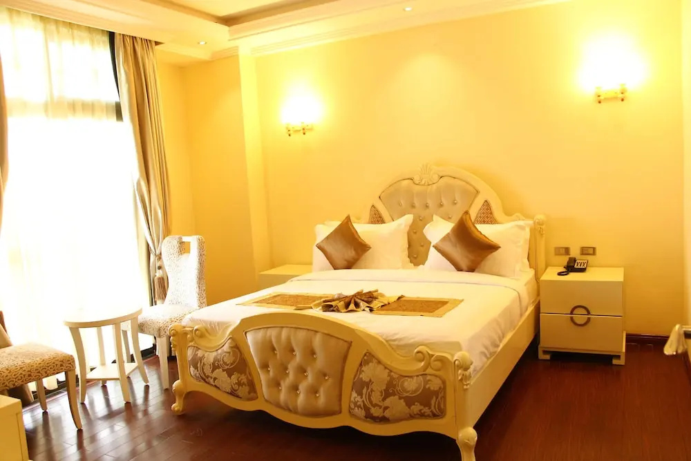 Golden Royal Hotel