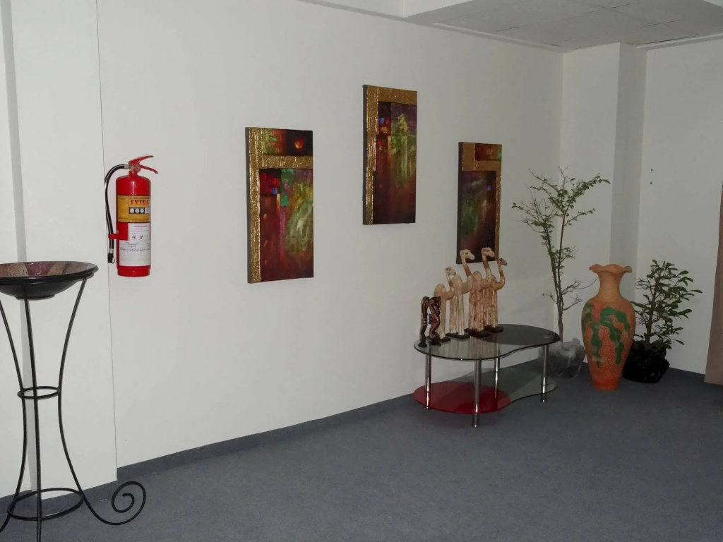 The Lounge Hotel