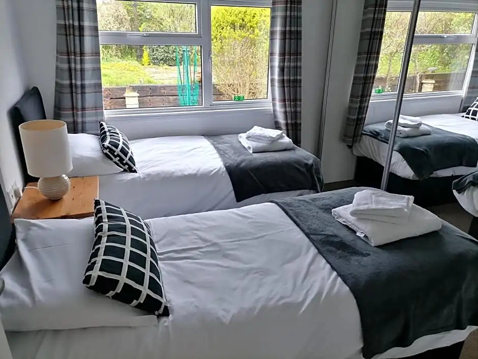 Oak lodge