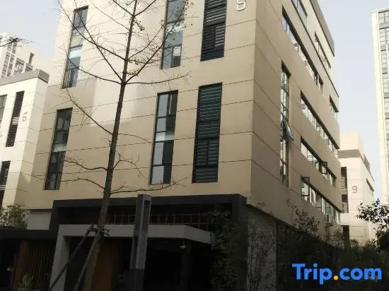 Ruigu Bussiness Hotel