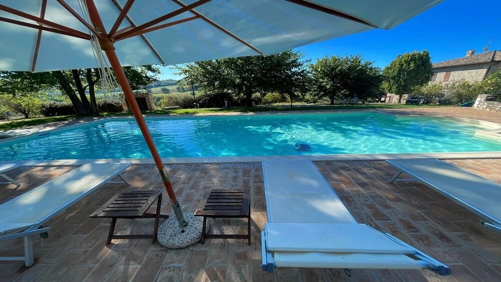 "slps 10 in 5 Bedrms + 5 Bathrms. Detached Villa With Play Area. Walk to Todi"