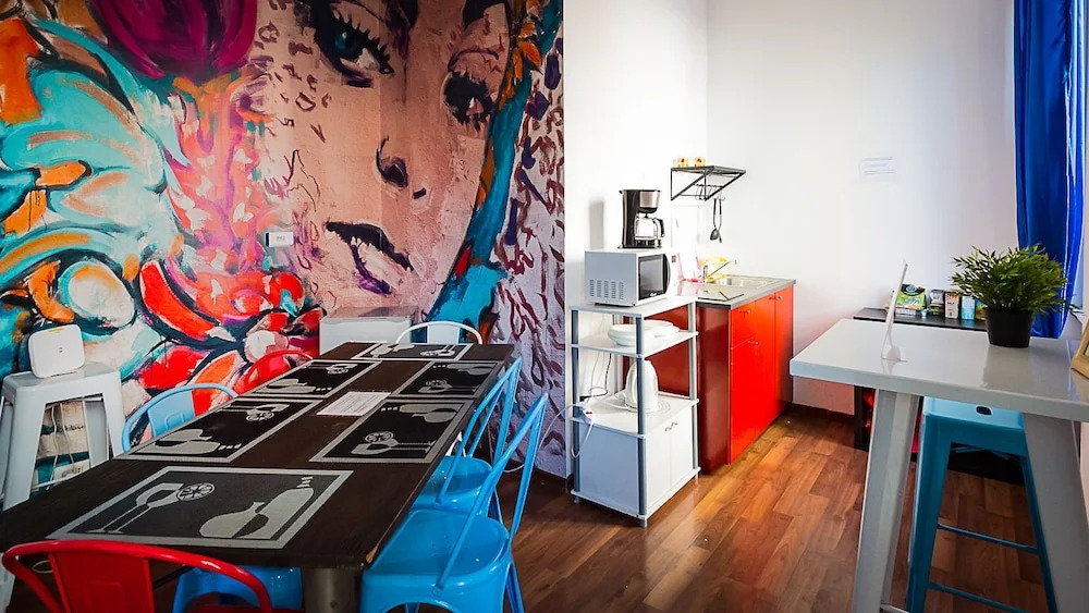 Backpackers Piramide - Hostel