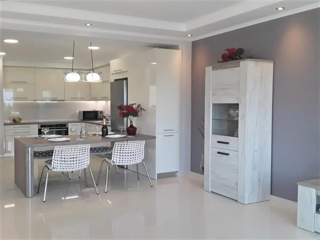 Sunshine Home 3 with Sea View