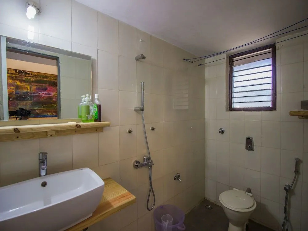 OYO 12929 Home Field View Studio Parra