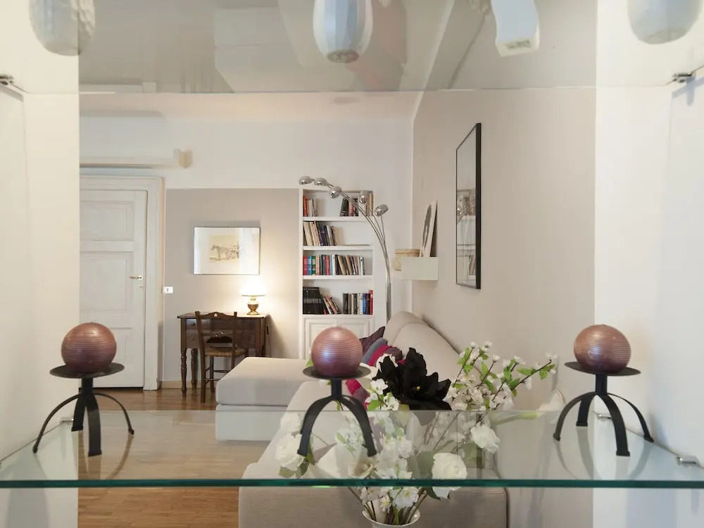 Beautiful 100sqm Flat, Close to San Babila