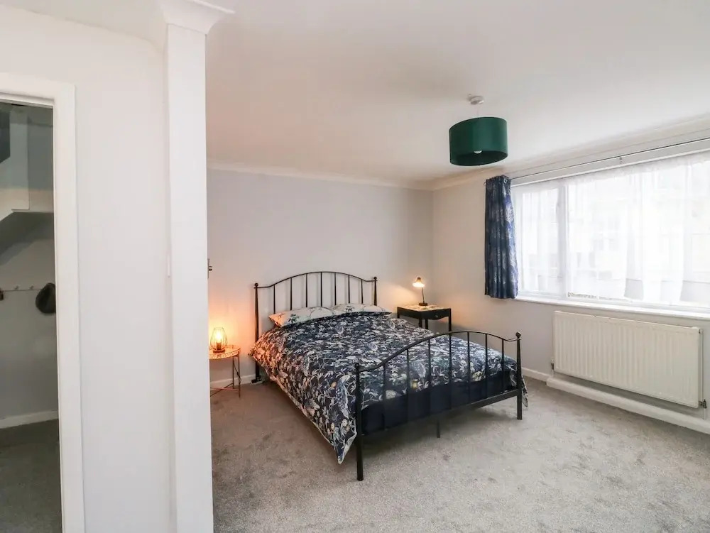 1 Ilsham Cottages