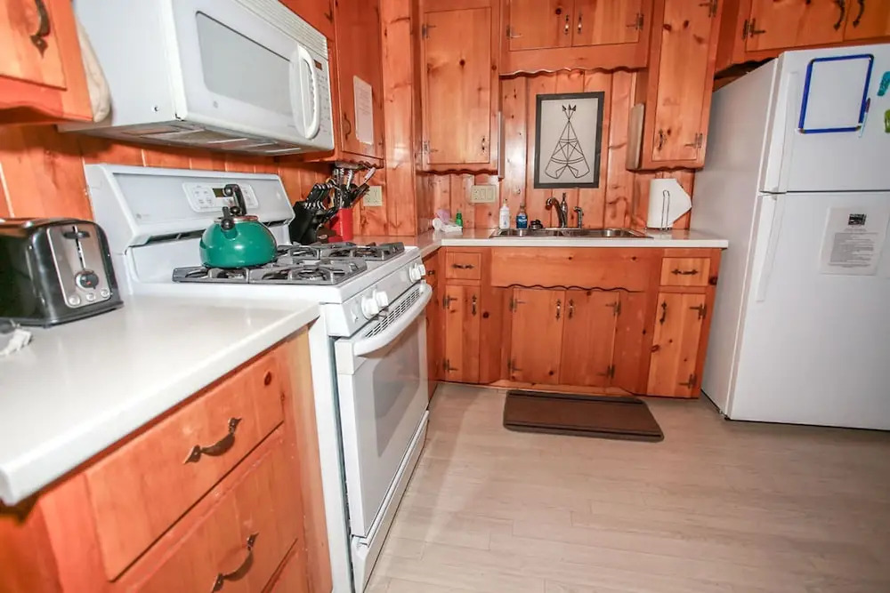 Barefoot Bungalow-1804 by Big Bear Vacations
