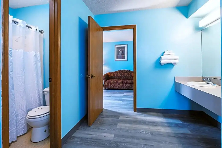 Blue Way Inn & Suites Wellington