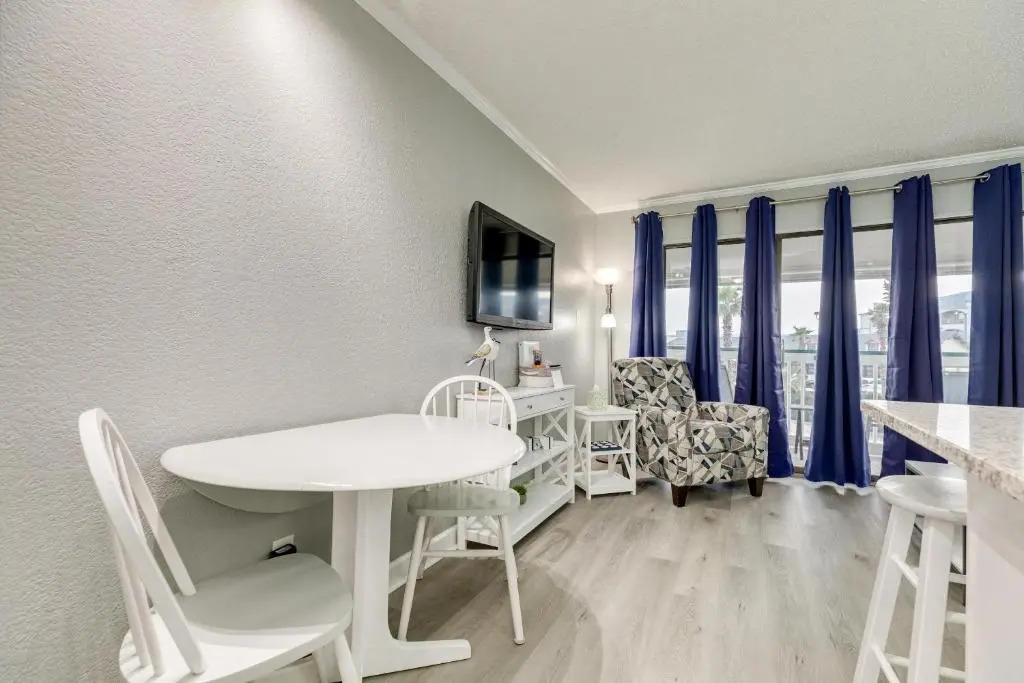Casa del Mar by Ryson Vacation Rentals