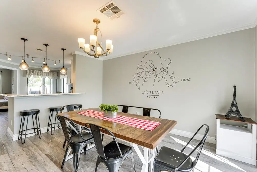 Disney-themed Home: Swim, BBQ & Explore Kissimmee!