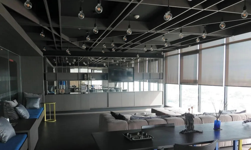 Base Pattaya - One BR Condo with pool view near Central Festival Pattaya
