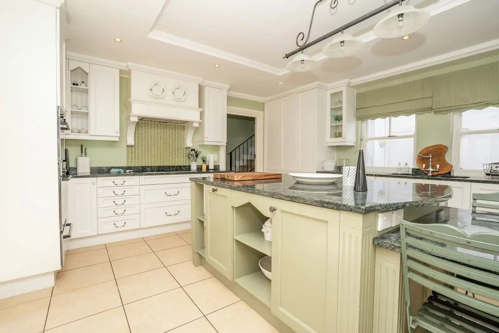 Charming Langebaan Holiday Home With Panoramic Views