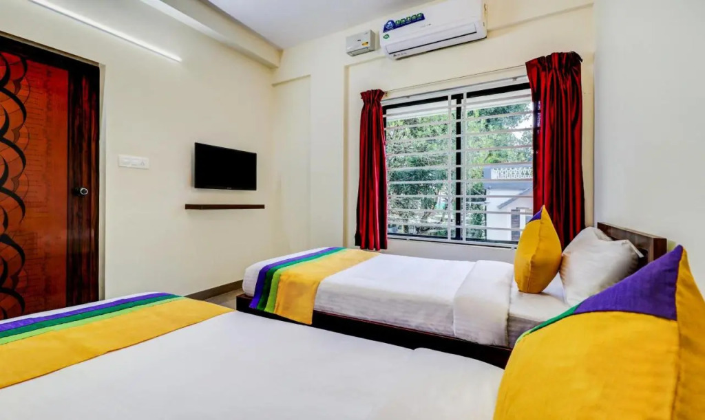 Itsy Hotels Rain Tulsi Stayz, Palarivattom Junction