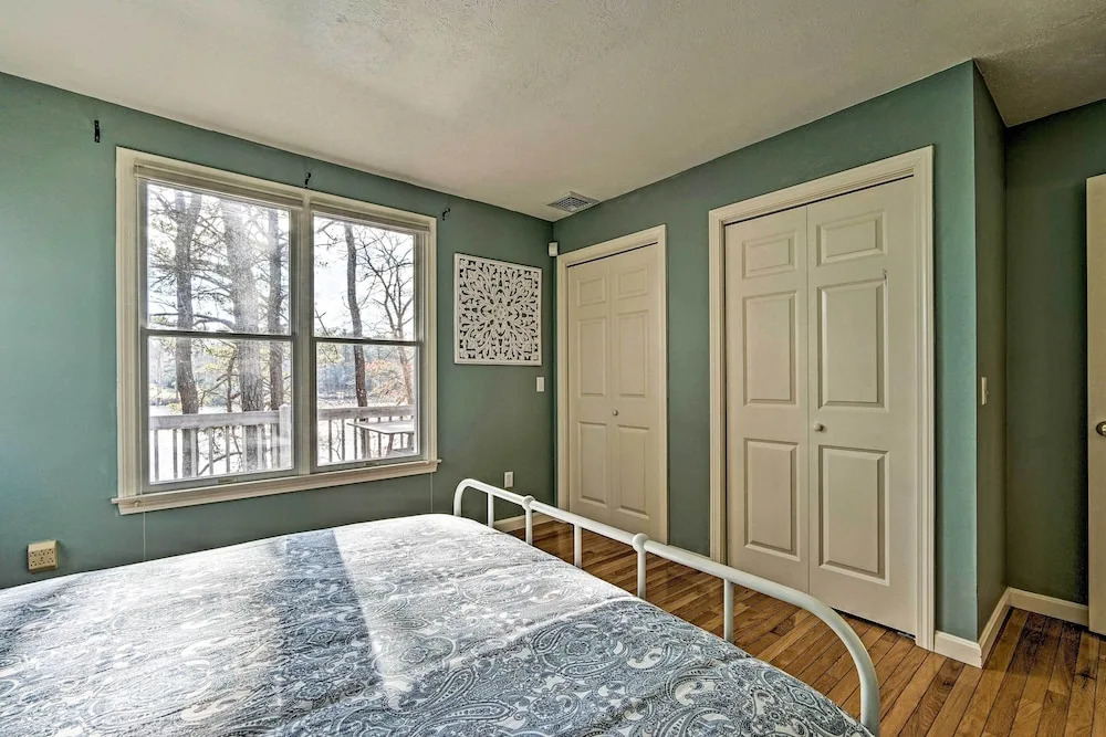 Spacious Waterfront Falmouth Home on Jenkins Pond!