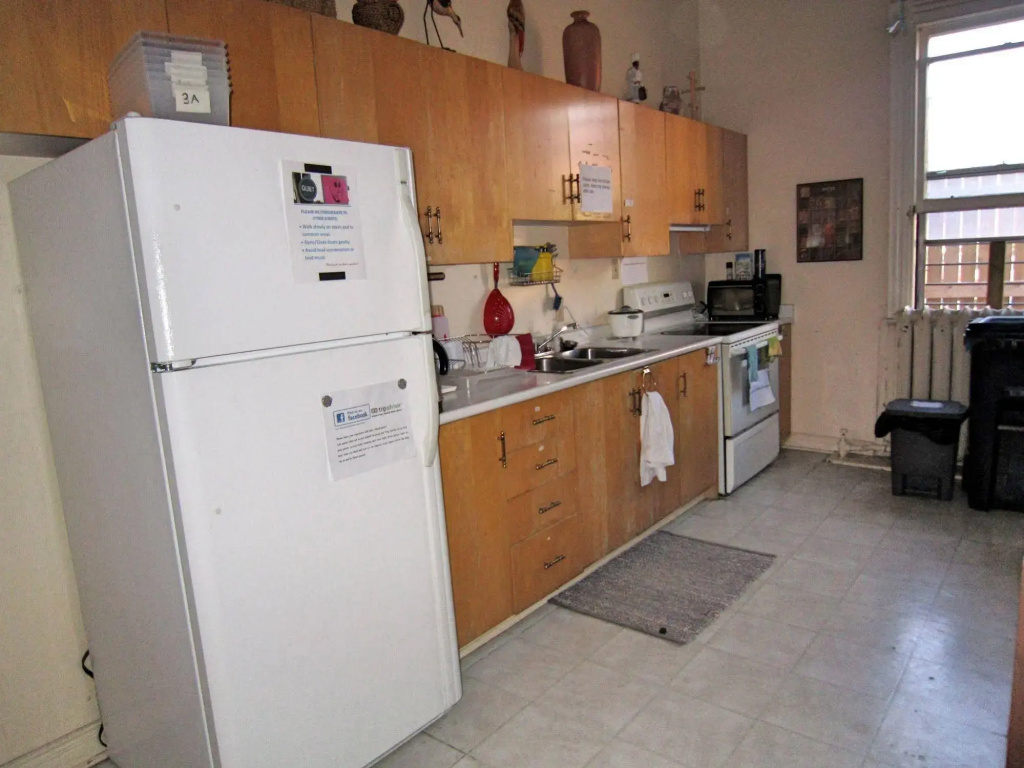 Spadina 11 Guesthouse