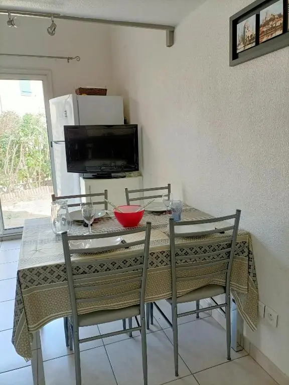 Maison avec piscine collective sur Gruissan 6MIN39