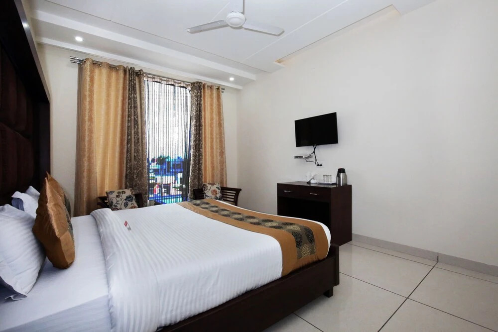 OYO 4897 Hotel The 13een