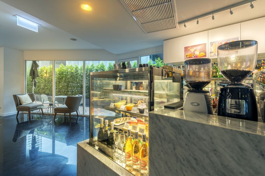 Anajak Bangkok Hotel - SHA Plus