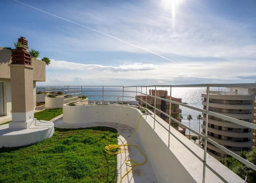 Spacious Renovated 1-Bedroom Apartment in Marbella Center with Parking