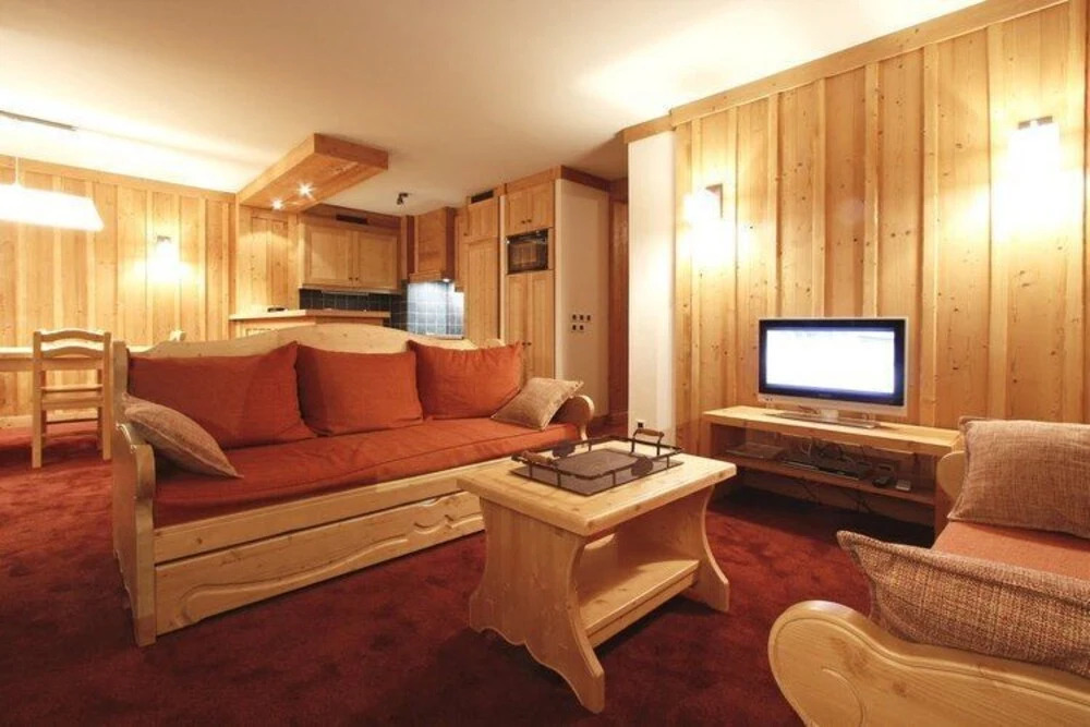 Plush Apartment in Les Deux-alpes With Balcony