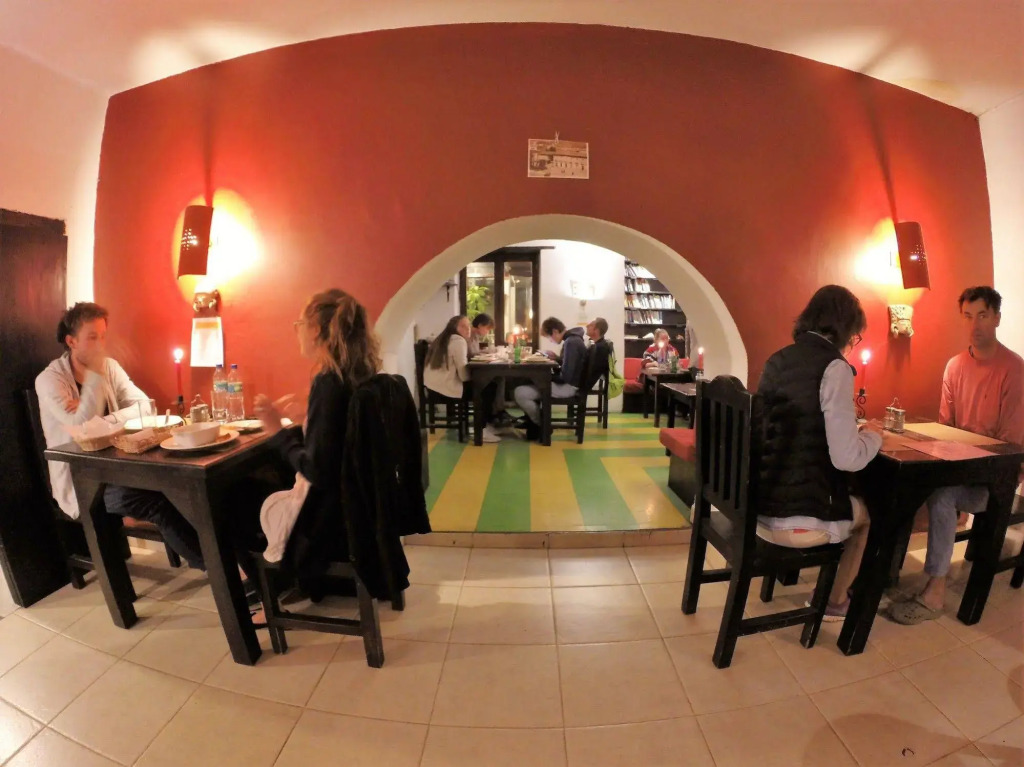 Hostal LAuberge Inn