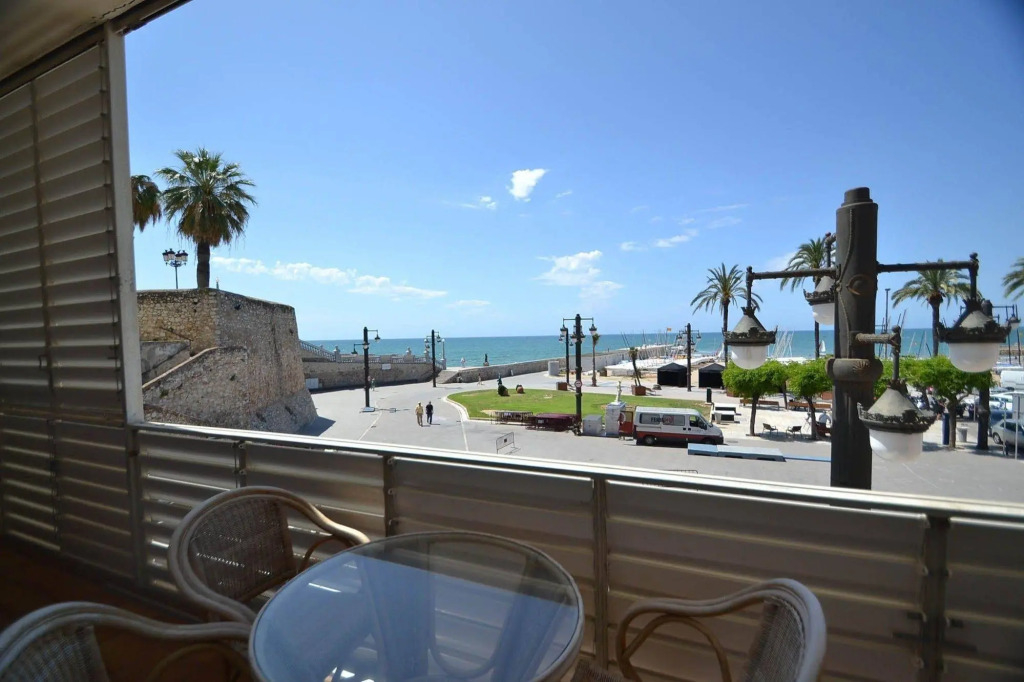 La Marina Sea Front Apartment by Hello Apartments Sitges