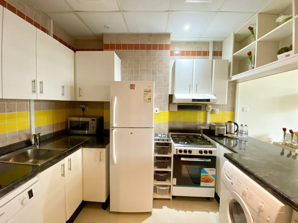 Close to Beach Near Metro 1 BR Dubai Marina Apartments