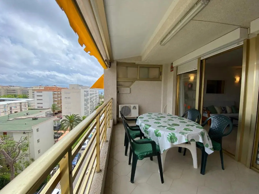 Apartamento con piscina en 1ª línea de playa en Salou