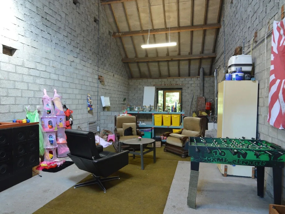 Quaint Holiday Home in Ravels With Garden