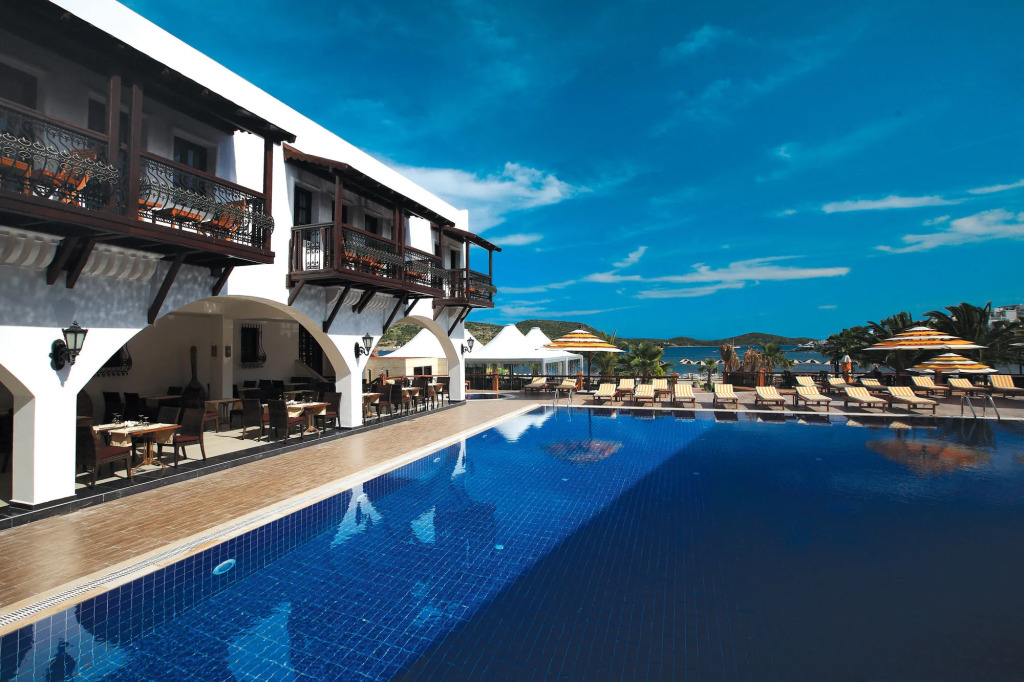 Costa Bitezhan Beach Hotel