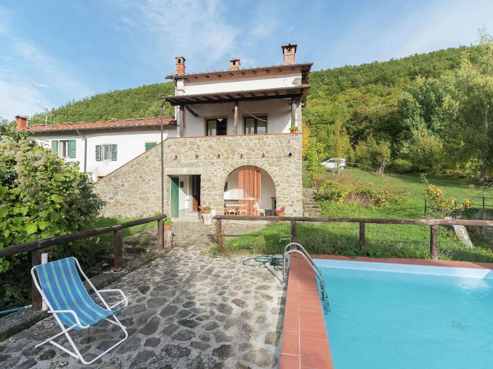 Rustic Chalet With Pool