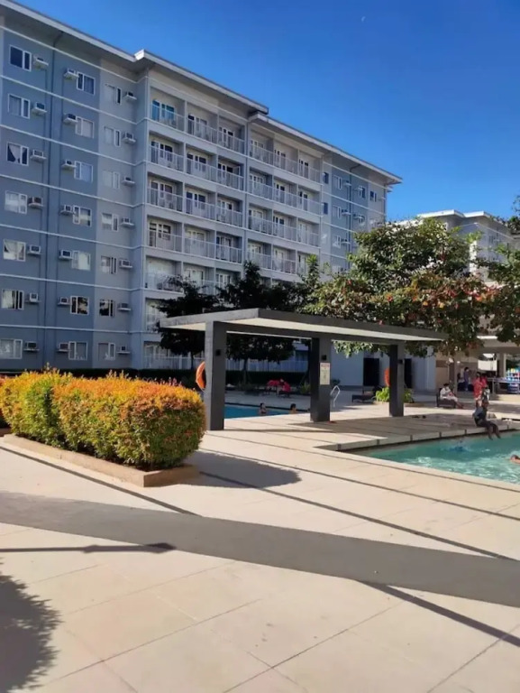 OYO 936 Yumis Condotel Trees Residences