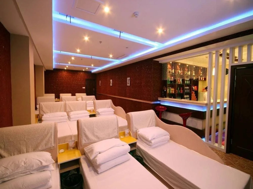 Nanfang Hotel (Xi'an Aisi Plaza City Library Subway Station)