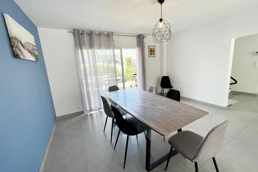 Maison contemporaine refaite à neuf - À 50M de l'océan