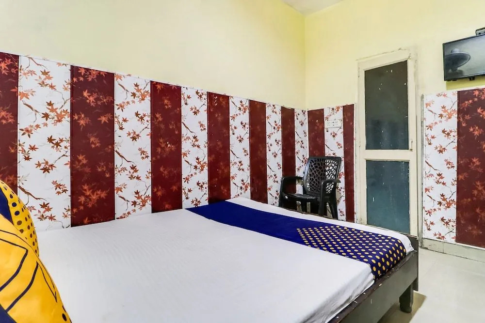 Spot On 61068 Hotel Kr