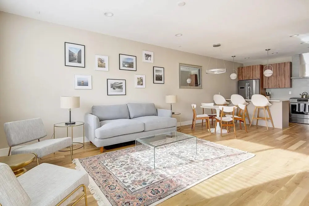New Stunning Modern Gem in Unbeatable Location