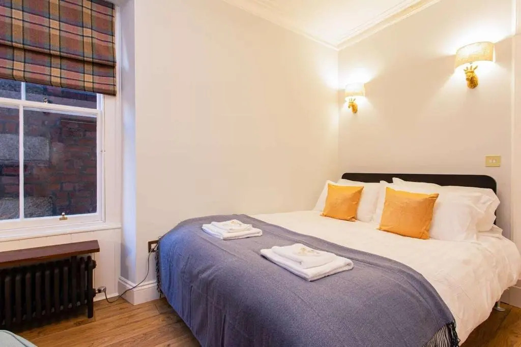Upper Bow - Luxurious, Modern 1BR Apartment near Castle