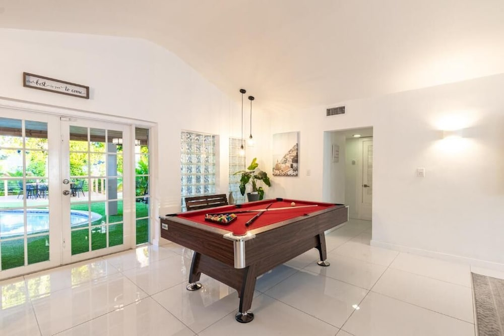 Serenity Villa - Pool - FirePit and Mini Golf